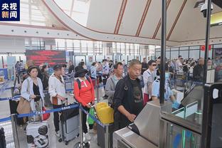 结束休假回国！李可更新社交媒体定位北京首都国际机场
